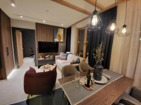 Woodside 430 Apartment